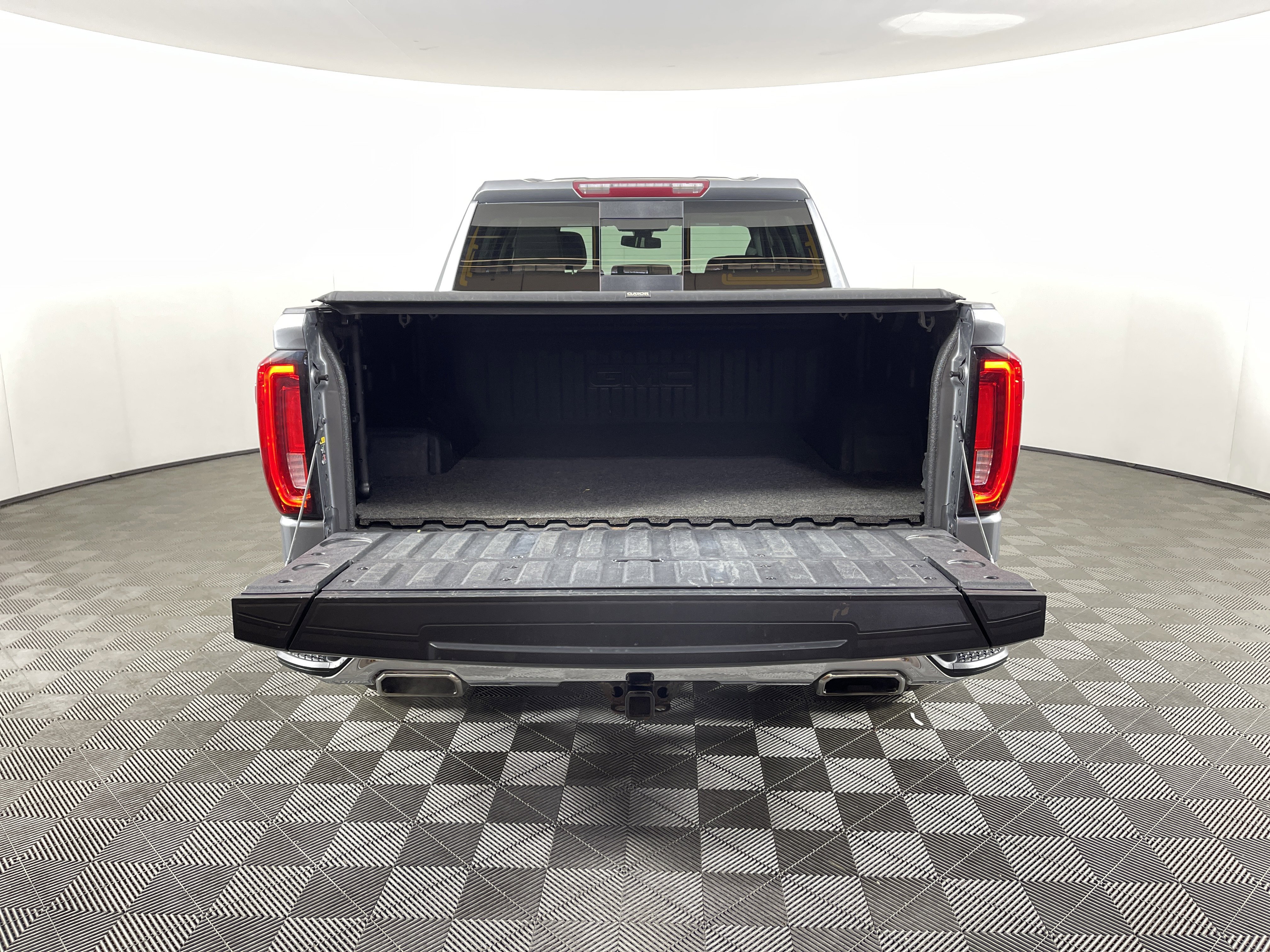 Used 2019 GMC Sierra 1500 SLT w/ SLT Premium Plus Package image 9