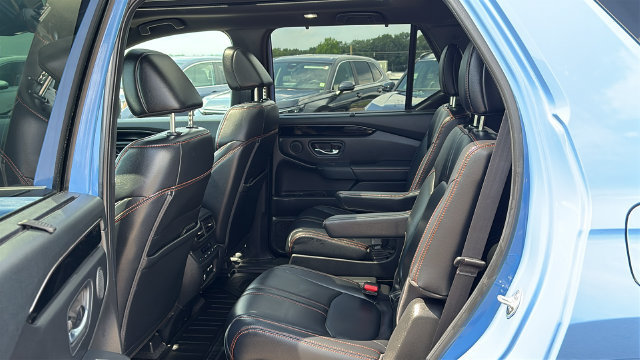 Used 2023 Honda Pilot TrailSport image 23