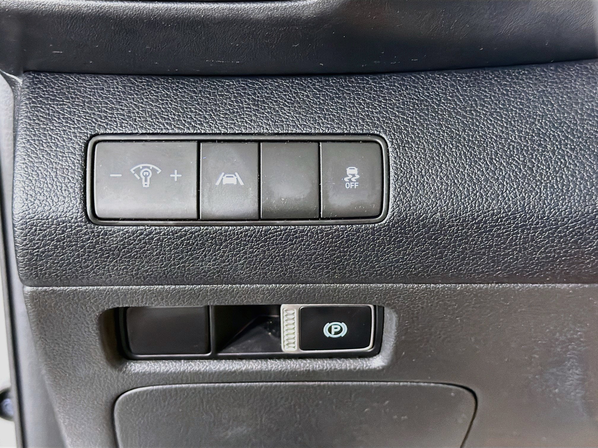 Used 2023 Hyundai Santa Fe SE FWD image 17