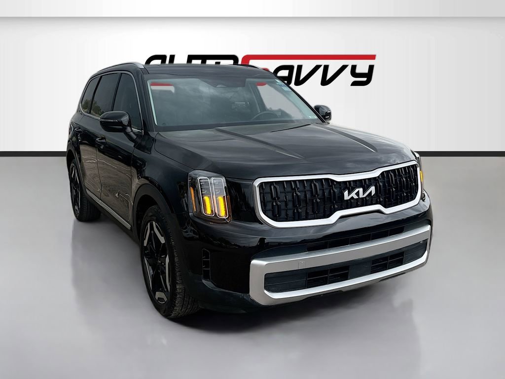 Used 2024 Kia Telluride EX w/ EX Captain's Chair Package image 1