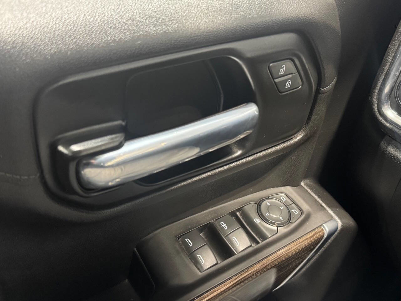 Used 2021 Chevrolet Silverado 1500 LT image 32