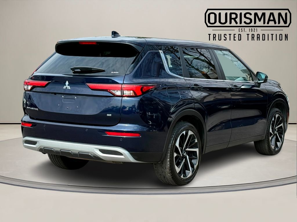 Used 2024 Mitsubishi Outlander SE image 5