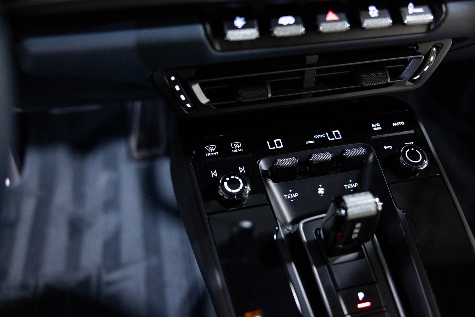 Used 2024 Porsche 911 Carrera GTS w/ Premium Package image 48