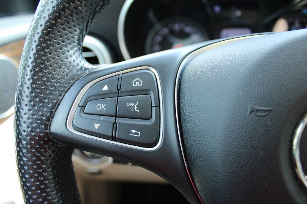 Used 2018 Mercedes-Benz GLC 300 4MATIC image 24
