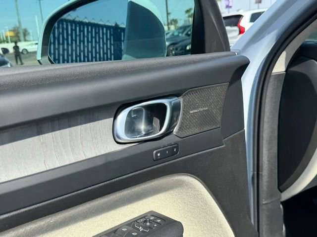 New 2025 Volvo XC40 B5 Ultra w/ Protection Package image 15