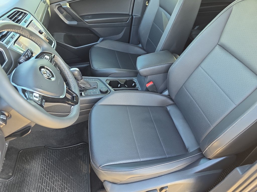 Used 2021 Volkswagen Tiguan SEL AWD/4WD image 13