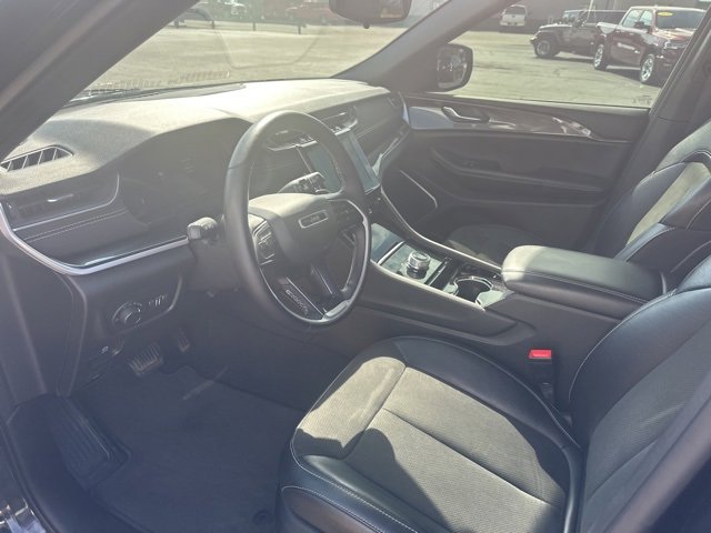 Used 2022 Jeep Grand Cherokee L Laredo image 11