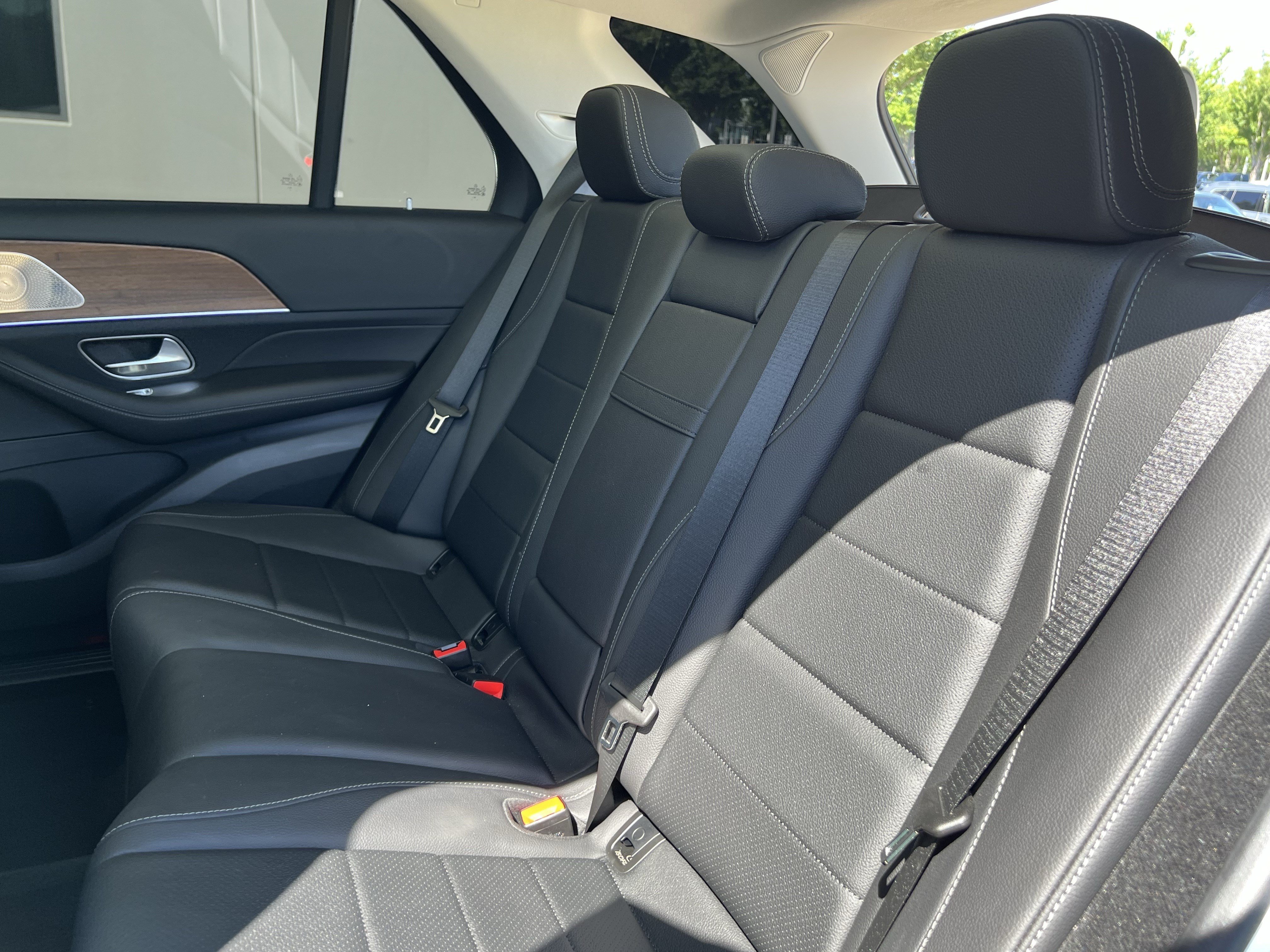 Certified 2025 Mercedes-Benz GLE 350 4MATIC w/ AMG Line Exterior image 32