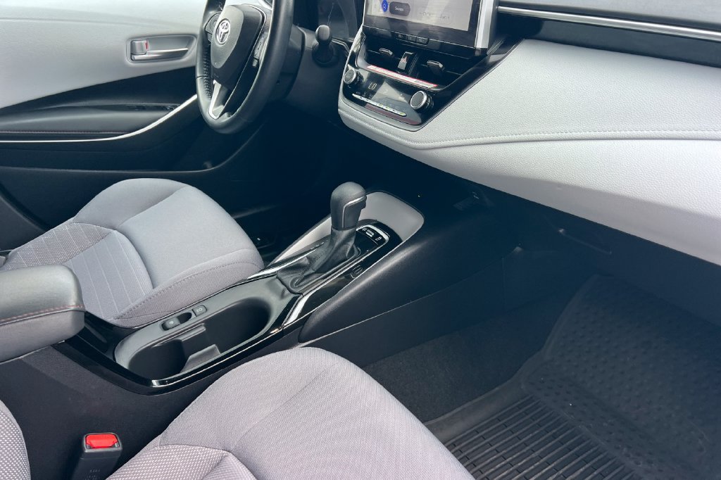 Certified 2025 Toyota Corolla SE w/ SE Premium Package FWD image 18