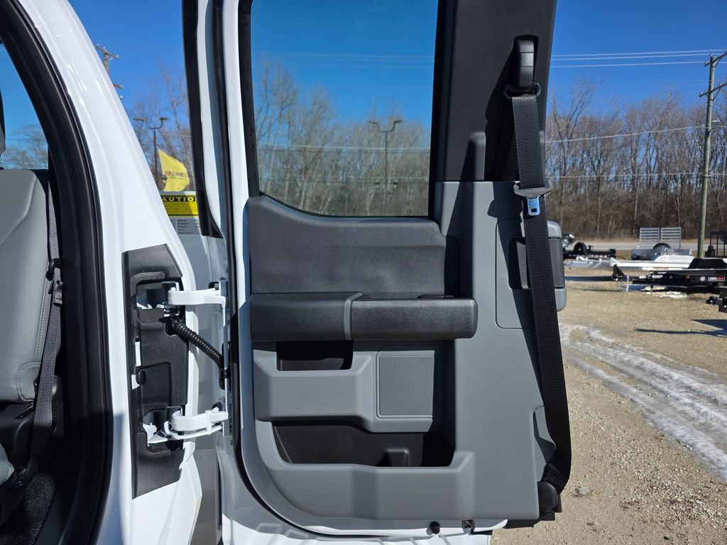 New 2026 Ford F350 XL w/ XL Chrome Package image 32