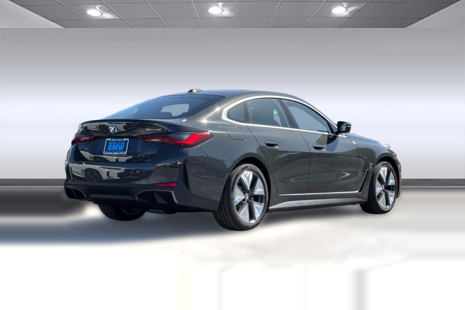 Used 2026 BMW i4 eDrive40 w/ Premium Package RWD image 9
