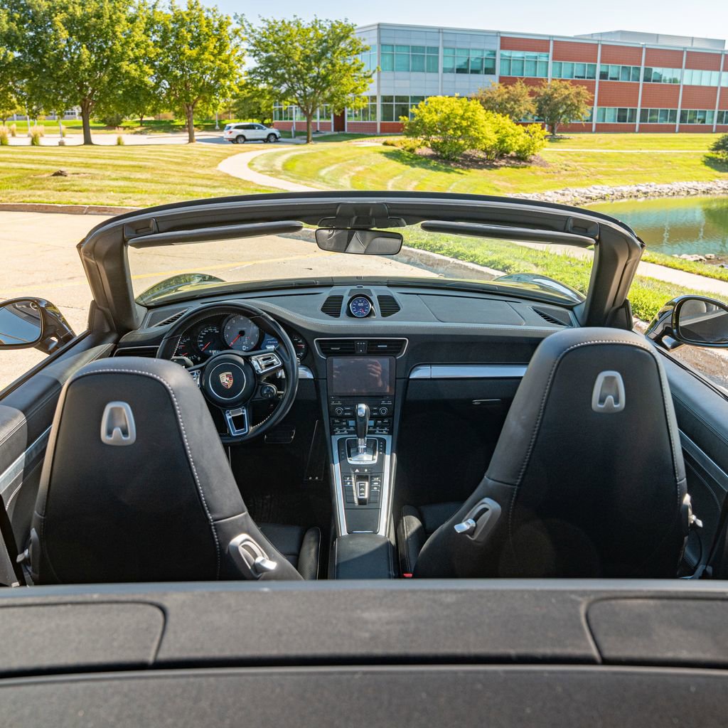 Used 2018 Porsche 911 Carrera 4S image 28