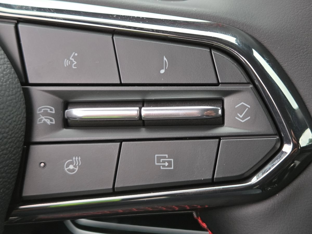 New 2027 Chevrolet Equinox RS FWD image 31