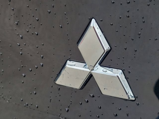 New 2026 Mitsubishi Outlander SE FWD image 9