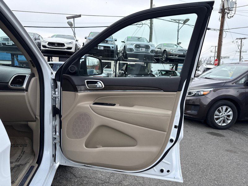 Used 2015 Jeep Grand Cherokee Overland w/ Advanced Technology Group image 14