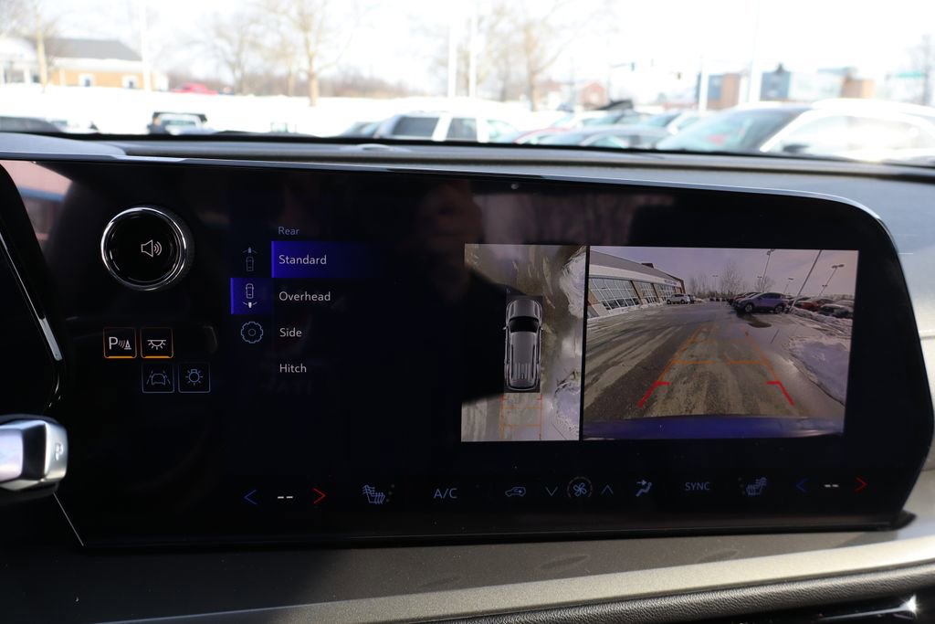 New 2026 Chevrolet Traverse LT w/ Midnight/Sport Edition image 21