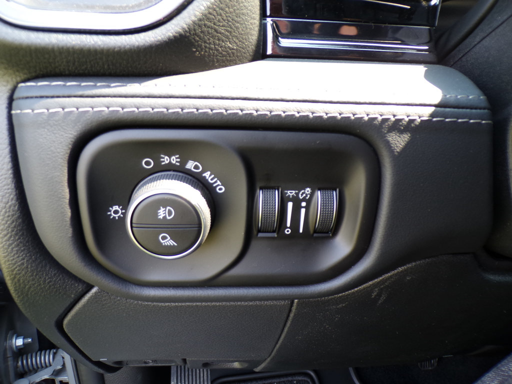 New 2026 RAM 2500 Limited AWD/4WD image 18