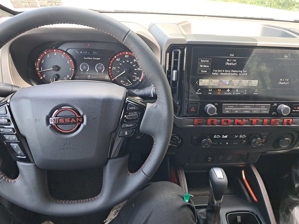 New 2025 Nissan Frontier PRO-4X image 13
