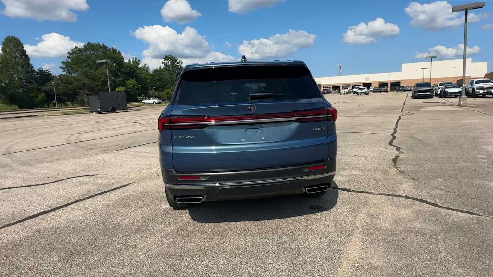 Used 2025 Buick Enclave Preferred w/ Power Package FWD image 7