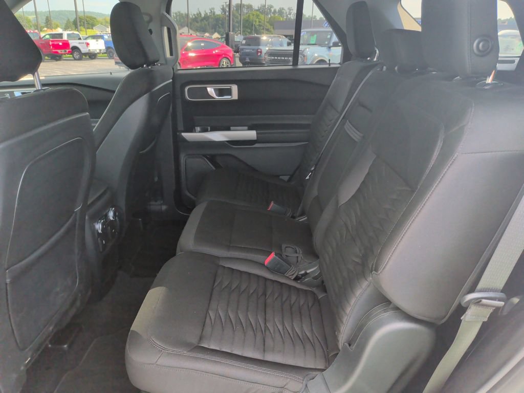 Certified 2020 Ford Explorer XLT w/ Comfort Package AWD/4WD image 6