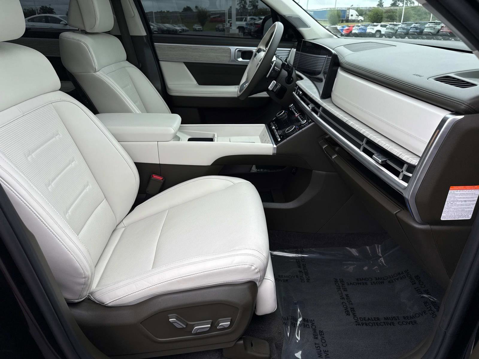 Used 2025 Hyundai Santa Fe Calligraphy image 19