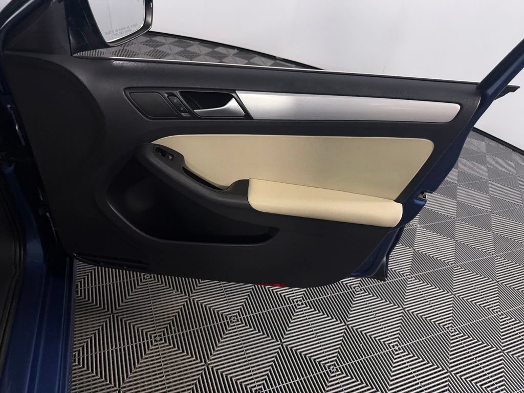 Used 2018 Volkswagen Jetta SEL FWD image 30