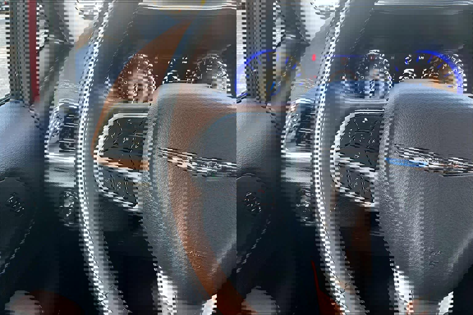 Used 2017 Chrysler Pacifica Limited FWD image 24