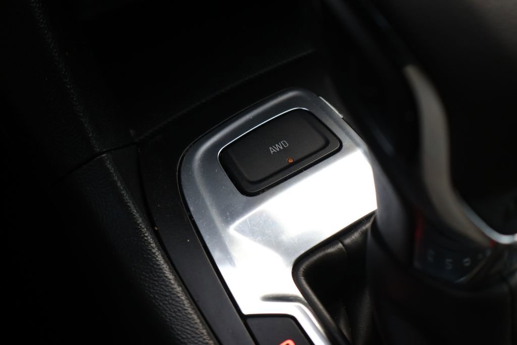 Certified 2024 Chevrolet Equinox LS w/ Driver Confidence II Package image 23