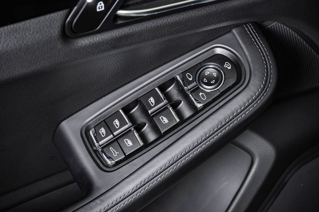 Certified 2026 Porsche Macan S AWD/4WD image 26