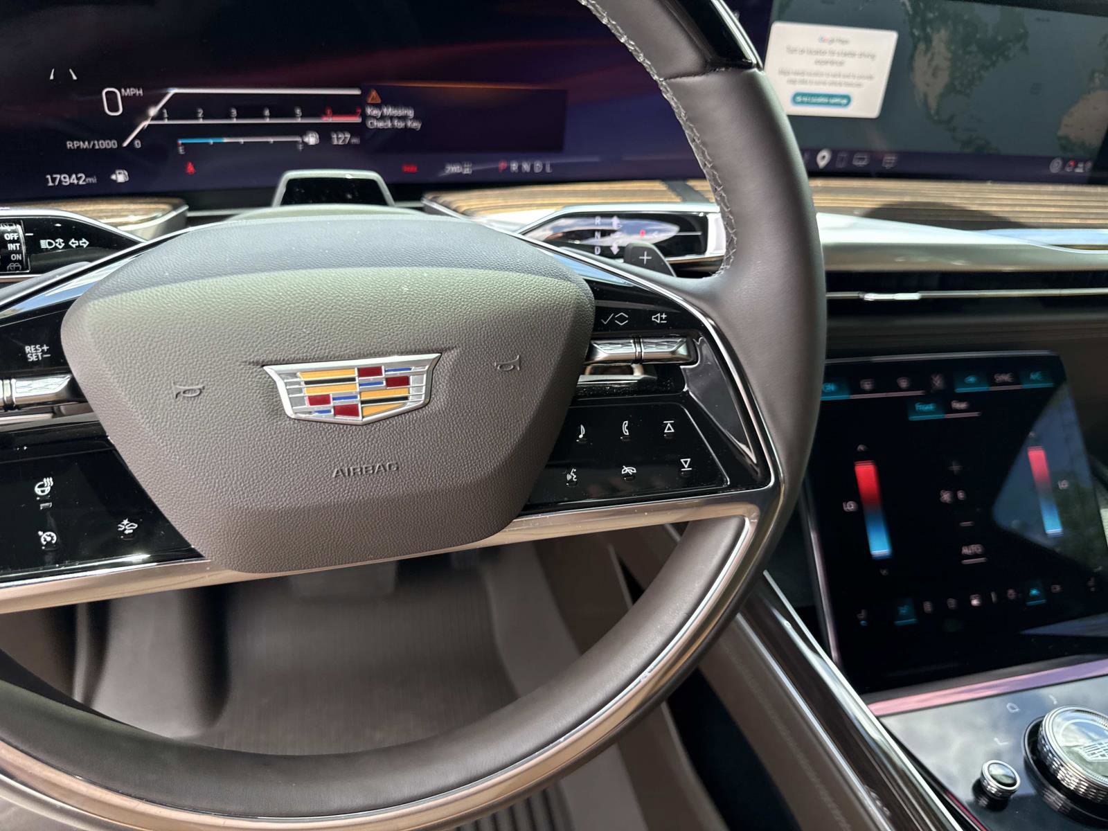 Certified 2025 Cadillac Escalade Premium Luxury w/ LPO, Floor Liner Package AWD/4WD image 29