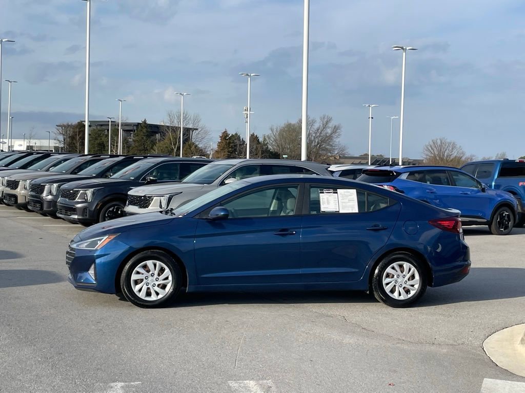 Used 2019 Hyundai Elantra SE image 4
