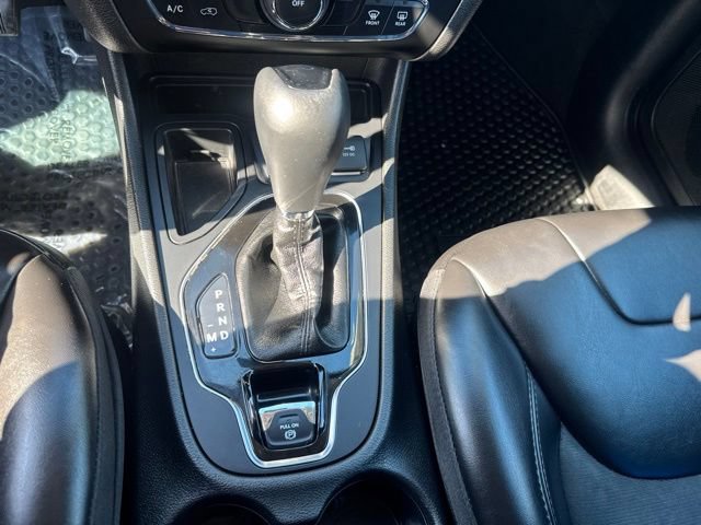 Used 2019 Jeep Cherokee Latitude Plus FWD image 16