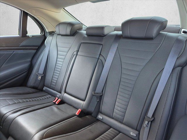 Used 2019 Mercedes-Benz S 560 Sedan image 18