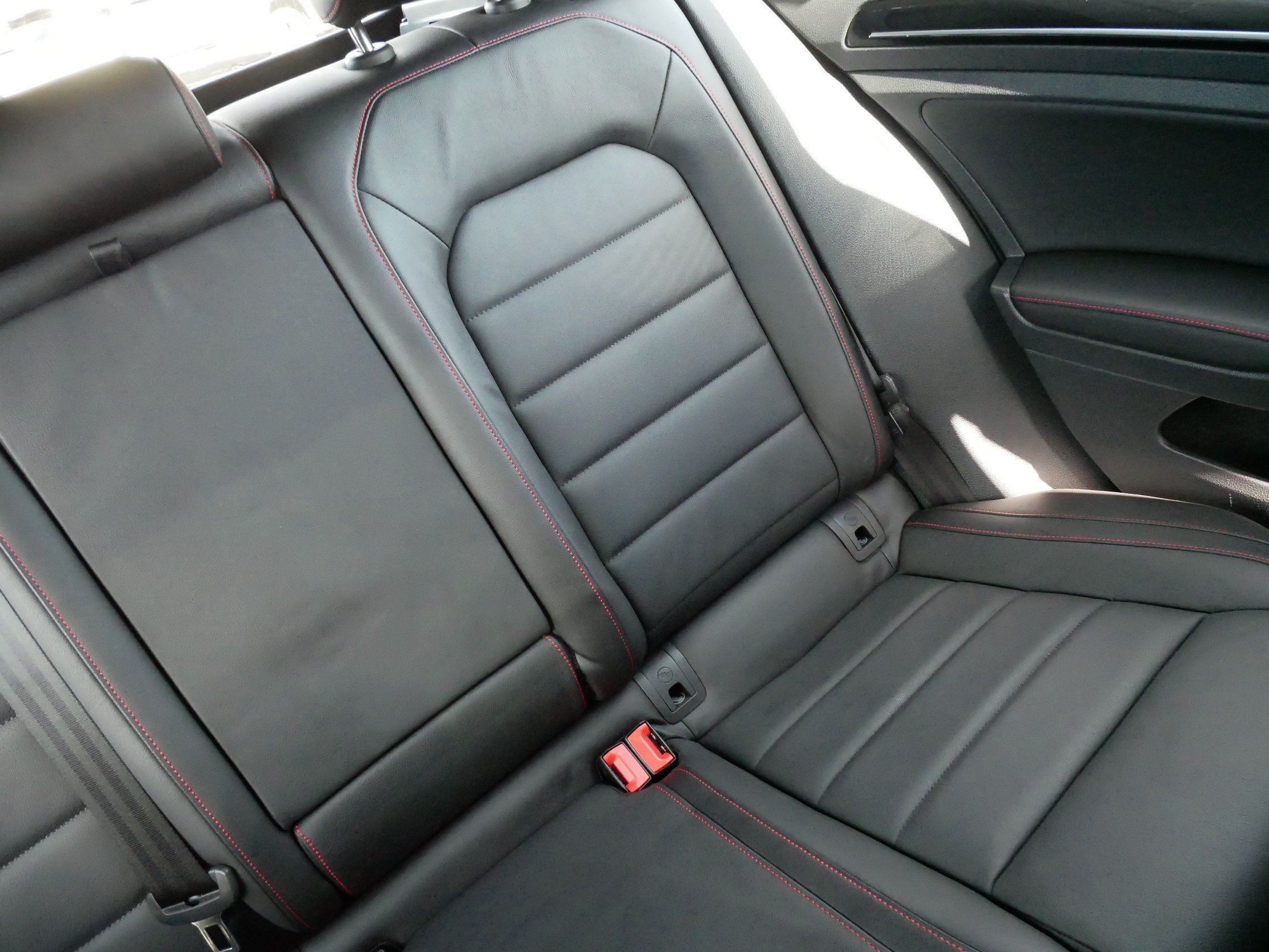 Used 2017 Volkswagen GTI SE FWD image 14