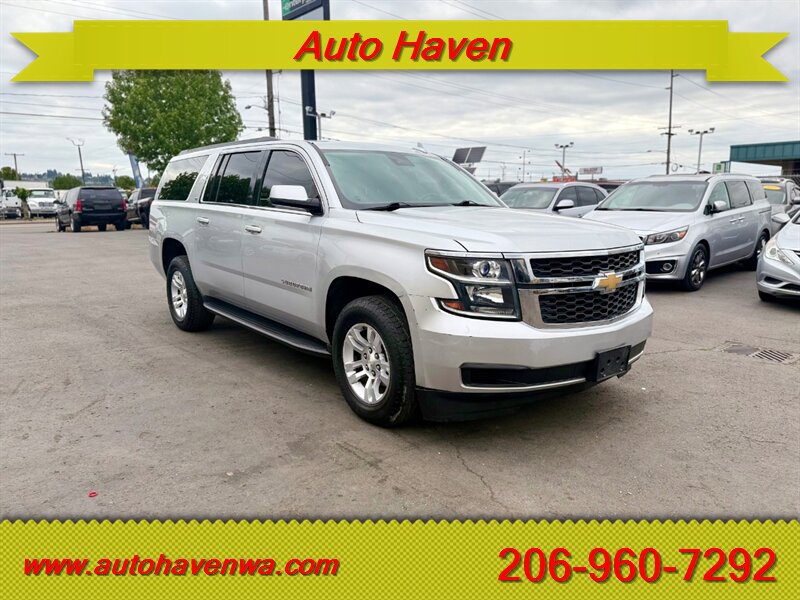 Used 2017 Chevrolet Suburban LT image 2