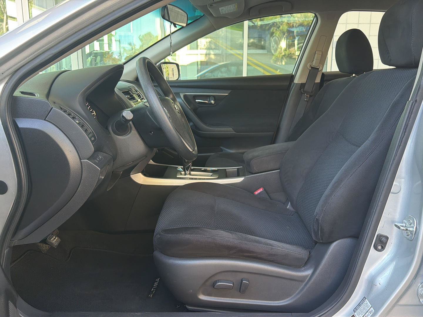 Used 2015 Nissan Altima 2.5 S w/ Power Driver Seat Package FWD image 19