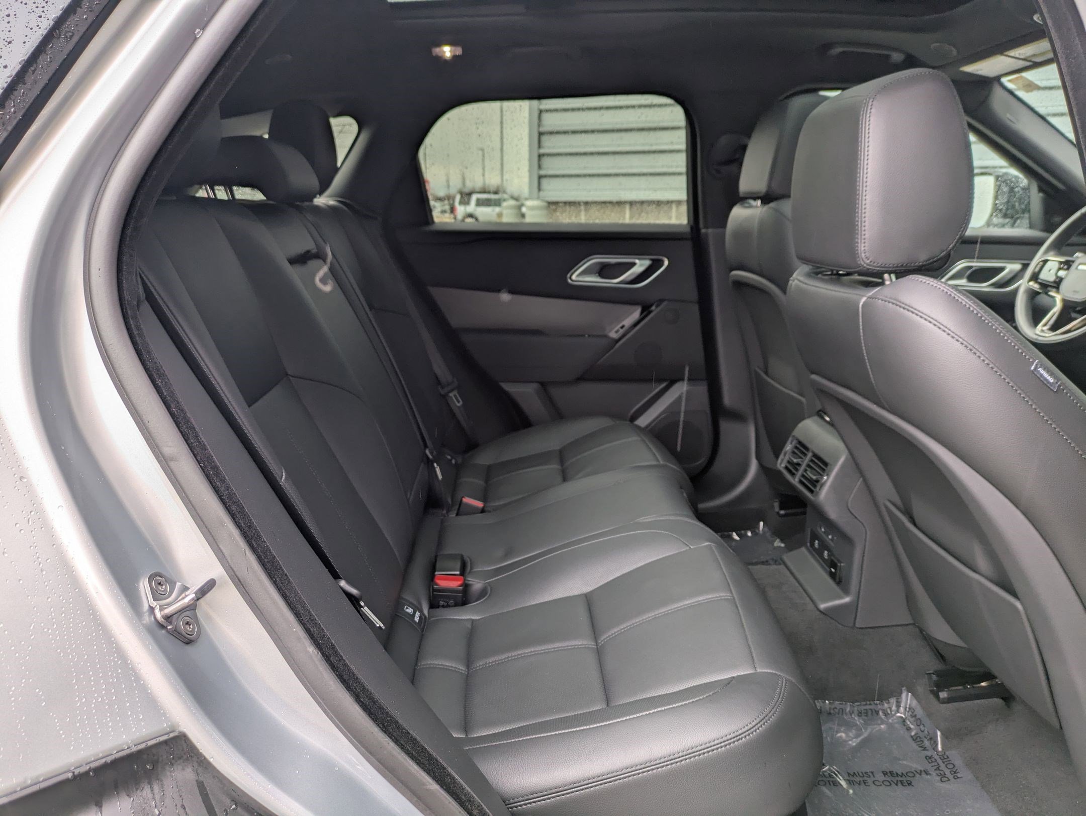 Certified 2025 Land Rover Range Rover Velar Dynamic SE image 29