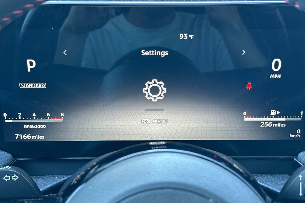 Certified 2025 Nissan Kicks SR w/ Illumination Package FWD image 24