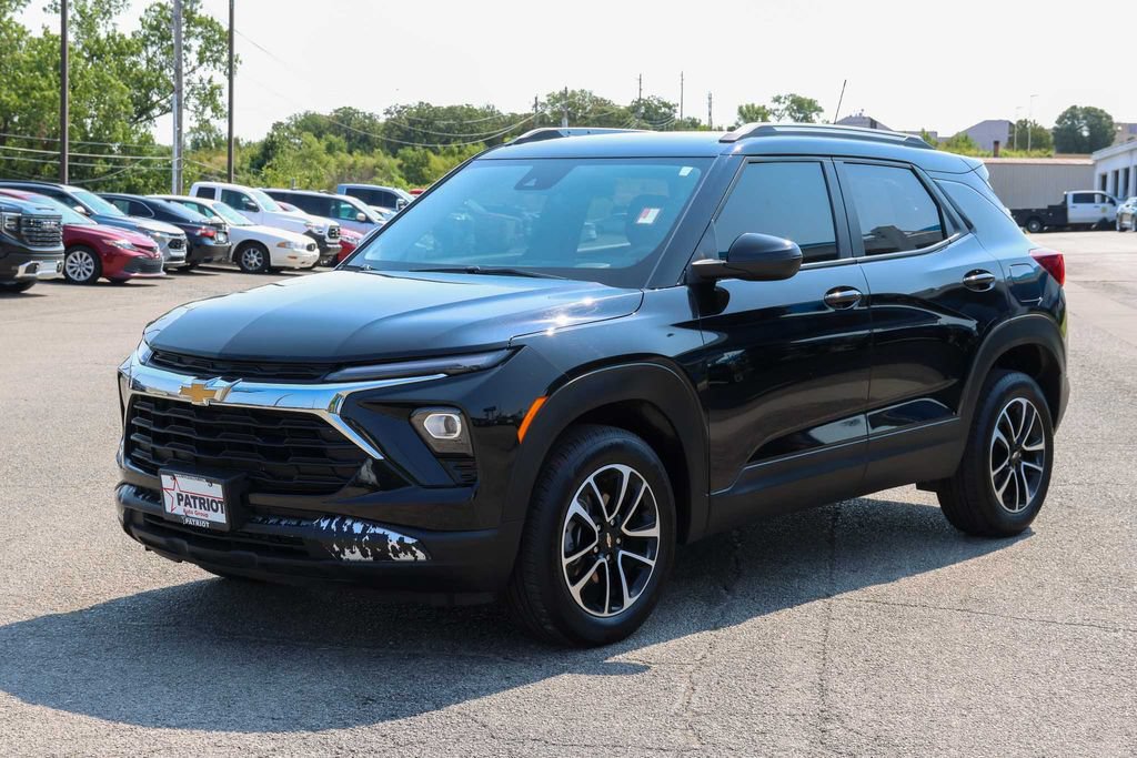 Used 2025 Chevrolet TrailBlazer LT AWD/4WD image 6