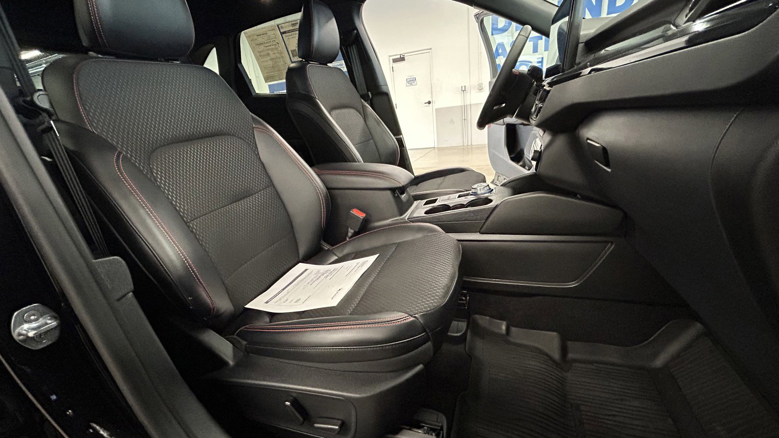 Used 2025 Ford Escape ST-Line Select w/ Tech Pack #2 AWD/4WD image 19