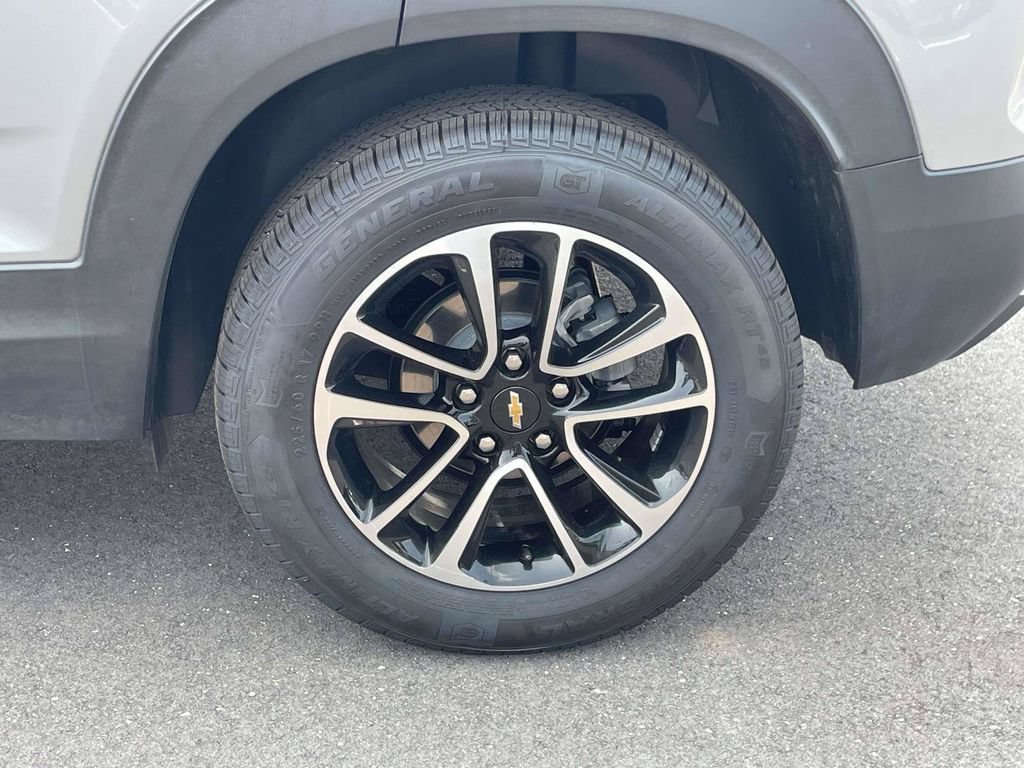 Used 2025 Chevrolet TrailBlazer LT AWD/4WD image 28