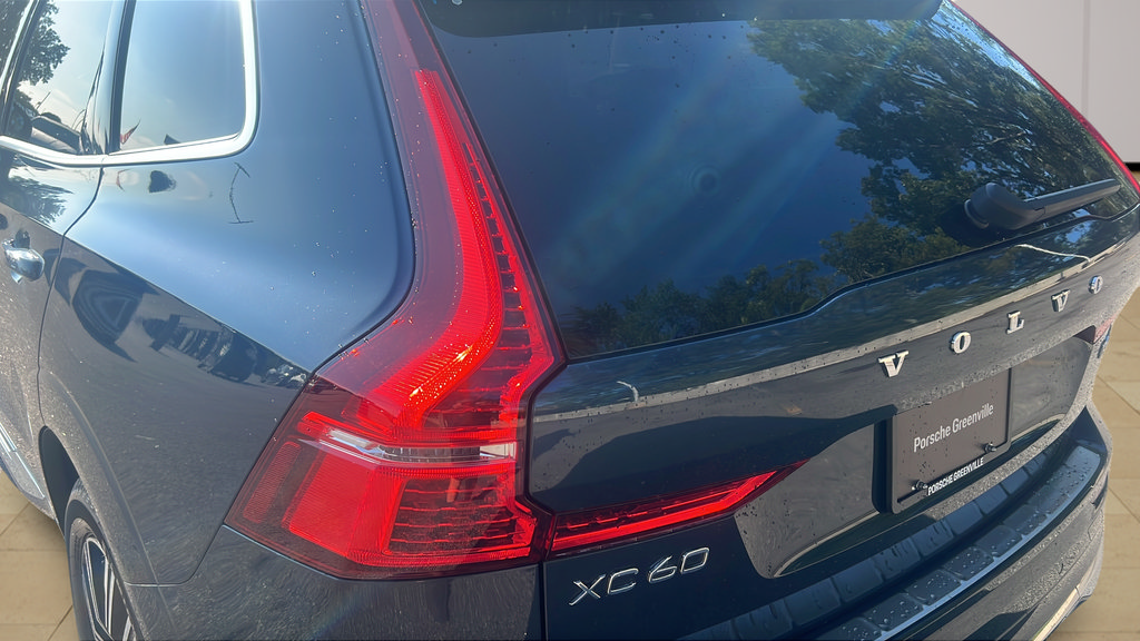 Used 2022 Volvo XC60 B6 Inscription AWD/4WD image 12
