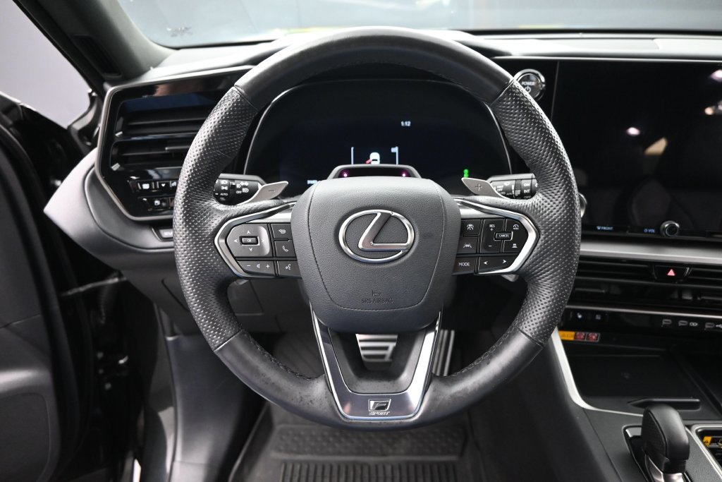 Used 2025 Lexus TX 500h AWD w/ Technology Package image 16