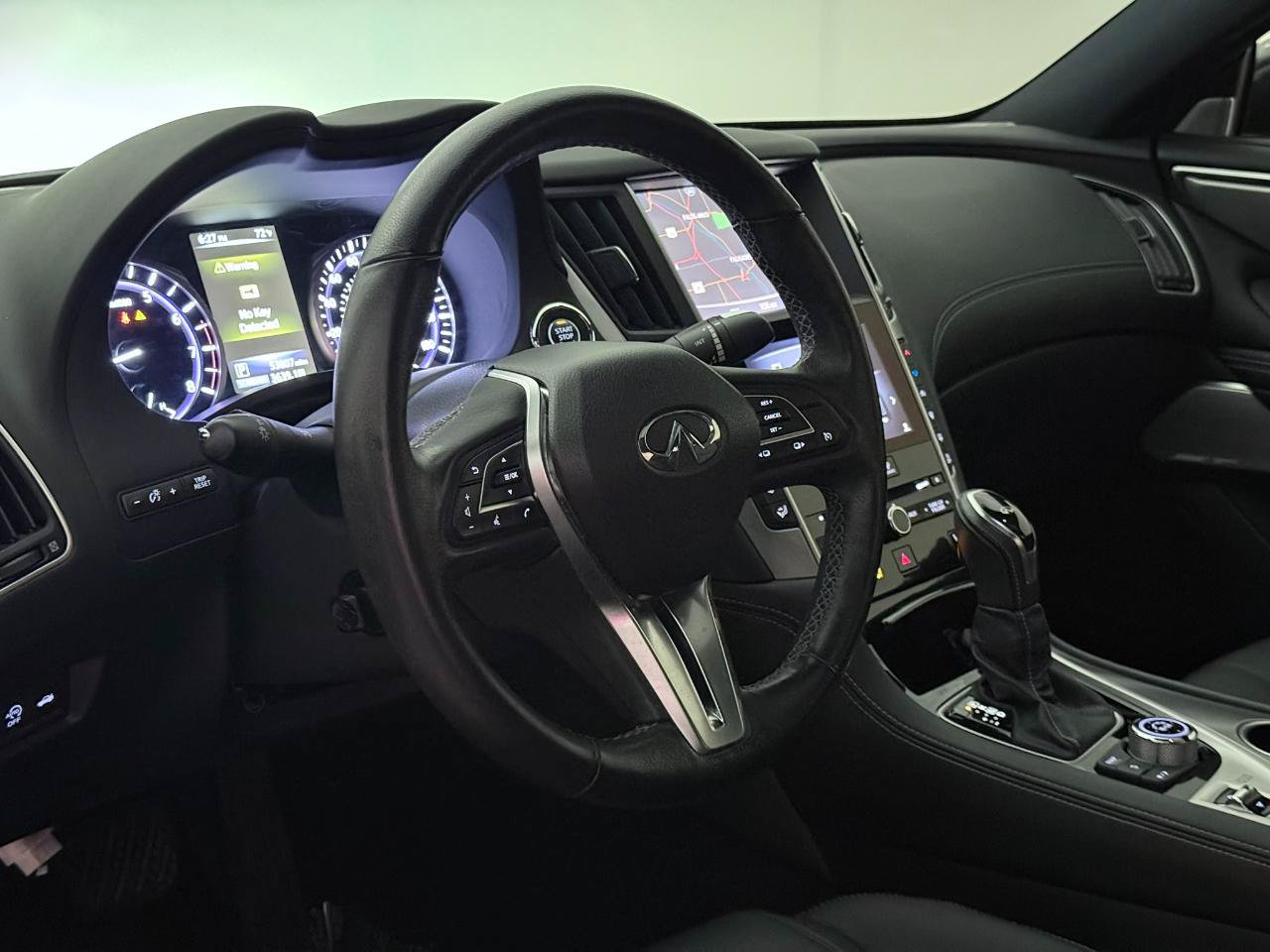Used 2017 INFINITI Q60 2.0t w/ Premium Plus Package 2.0T AWD/4WD image 19