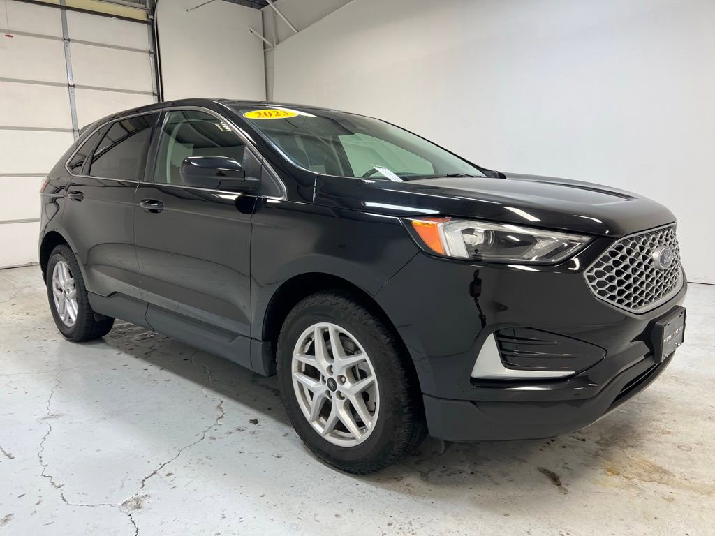 Used 2023 Ford Edge SEL image 8
