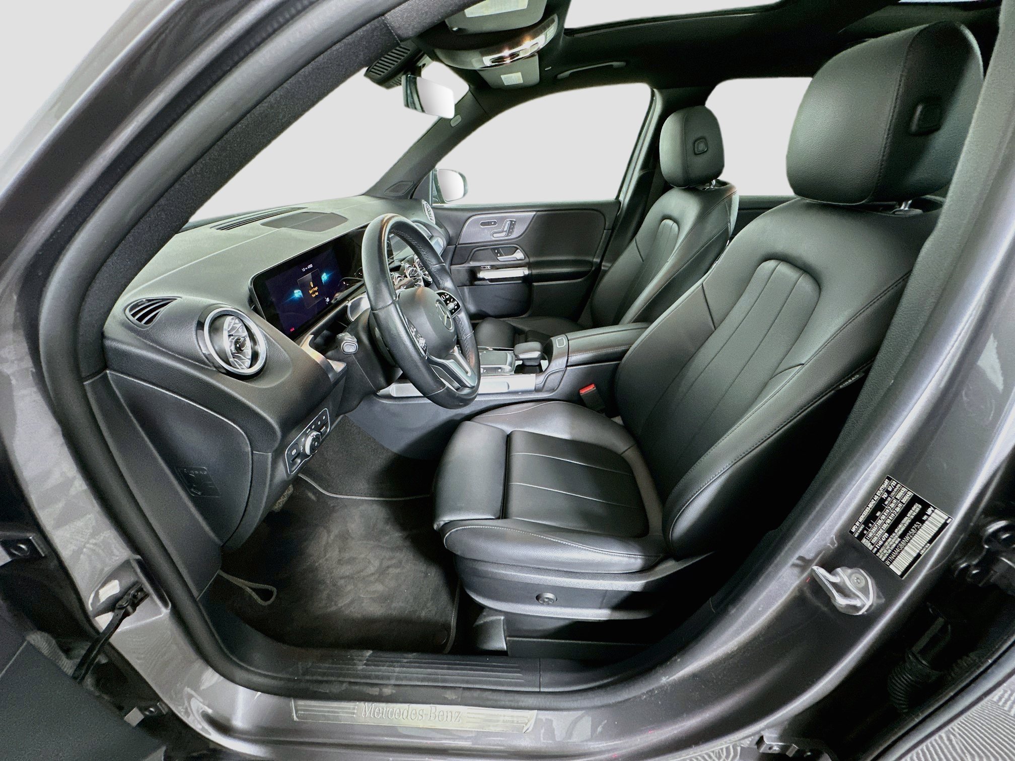 Used 2022 Mercedes-Benz GLB 250 image 13