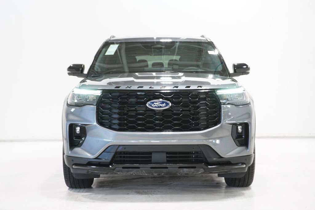 Used 2025 Ford Explorer ST-Line w/ ST-Line Street Pack image 3