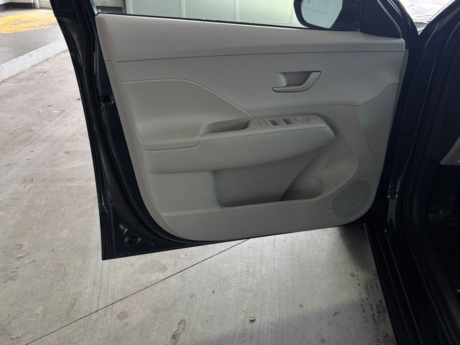 Used 2025 Hyundai Kona SEL FWD image 21