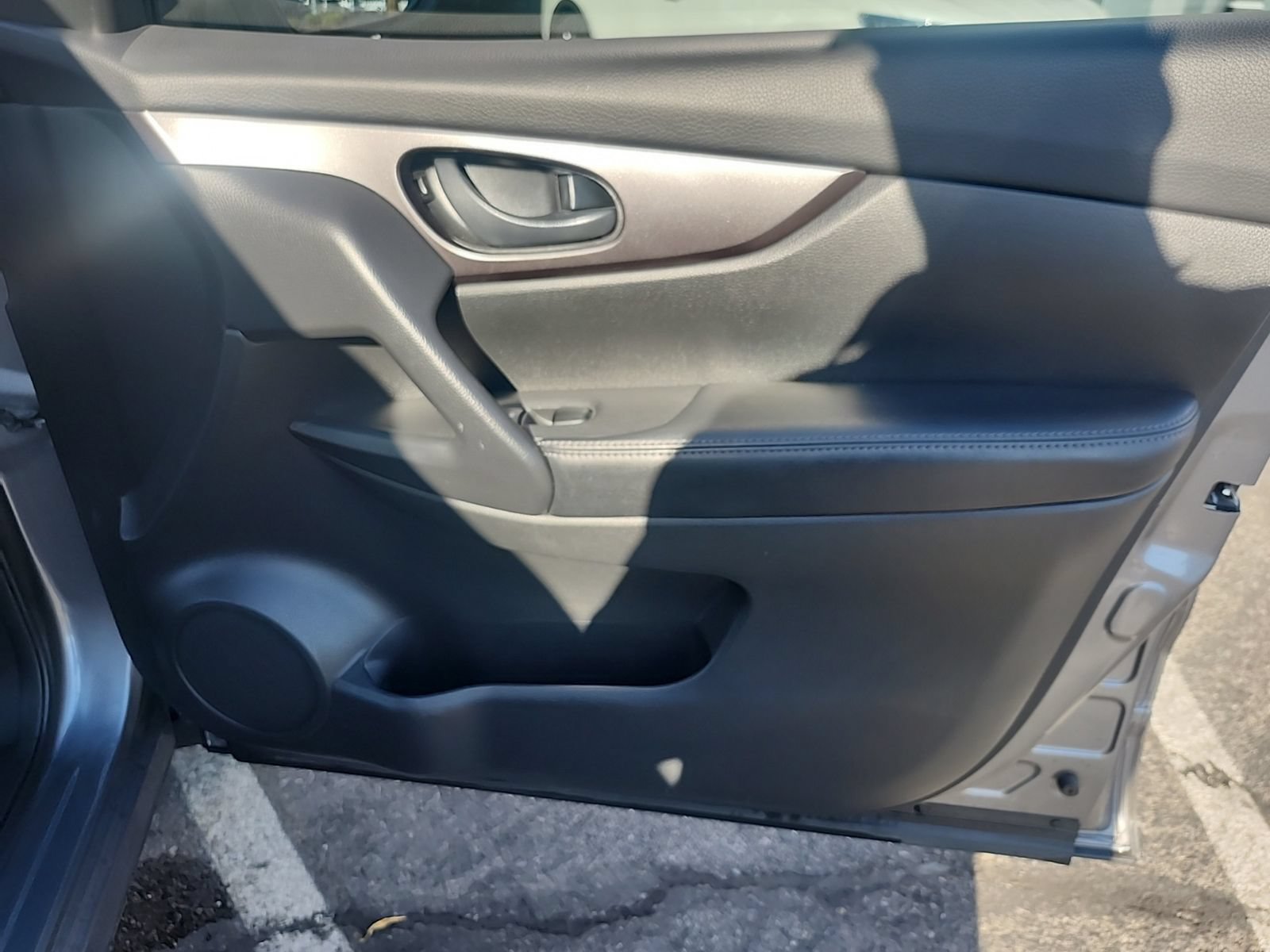 Used 2017 Nissan Rogue Sport S w/ S Appearance Package FWD image 17