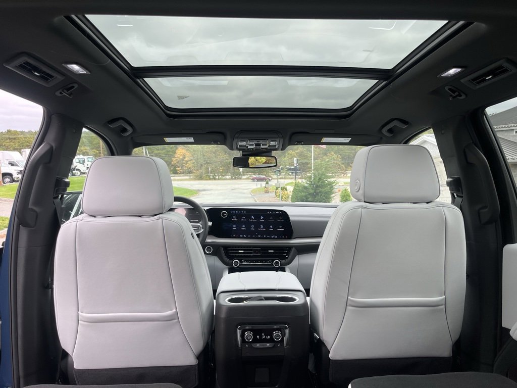 New 2026 Chevrolet Suburban Premier w/ Sun And Tow Package image 37
